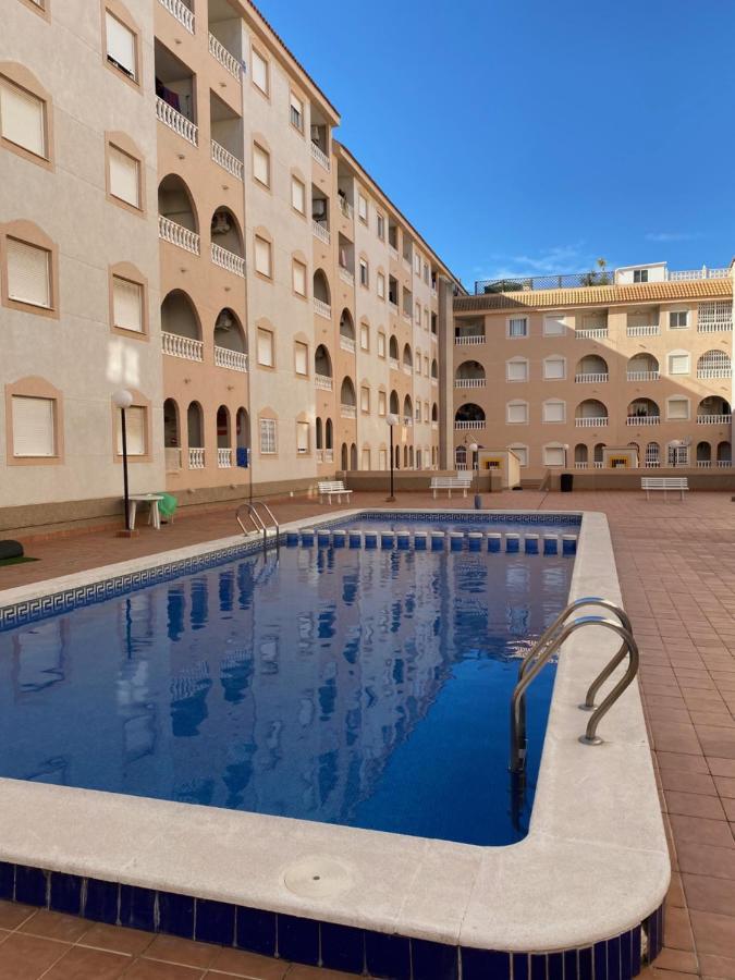 Amazing 2-Bedrooms Apartment With Pool Torrevieja Center Kültér fotó